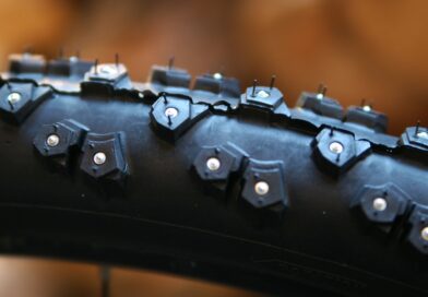 Czy warto kupić opony z kolcami do roweru w 2025/2026? Opona rowerowa z kolcami zima 2025